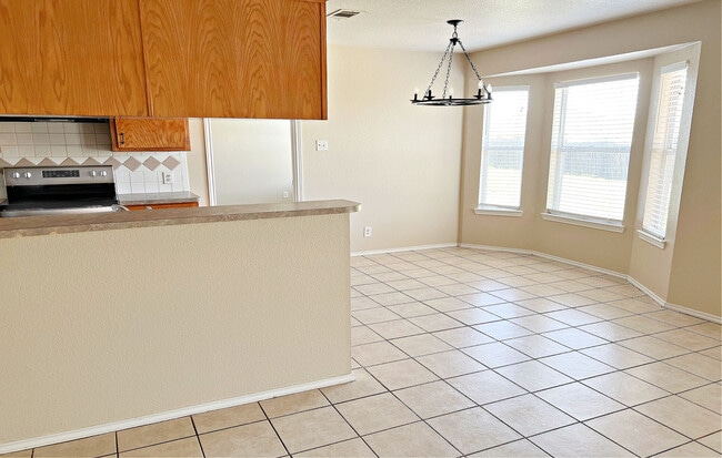 Building Photo - 4203 Lonesome Dove Dr