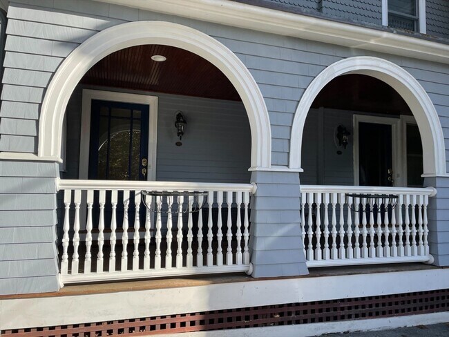 Building Photo - 217 Bellevue St
