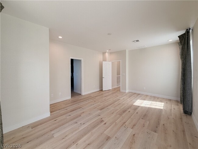 Building Photo - 10150 W Glen Aire Ave