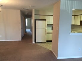 Building Photo - 87 Yellowwood Ct