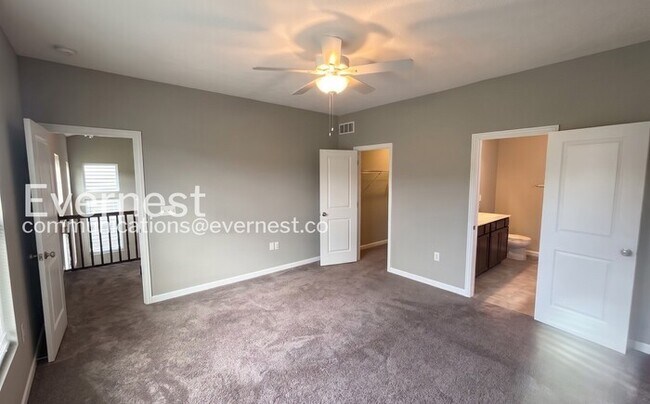 Building Photo - 3 Bed, 3 Bath Home with Garage / Available Now!