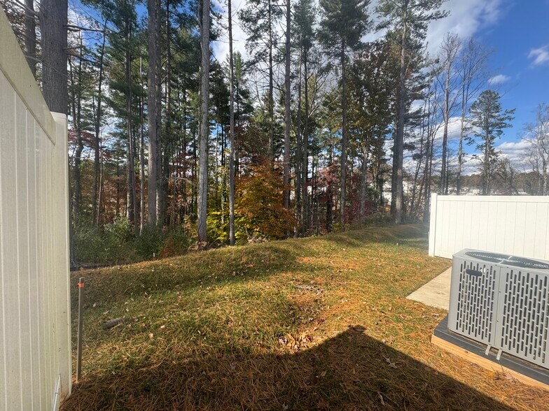 Building Photo - 84 Malcolm Ct