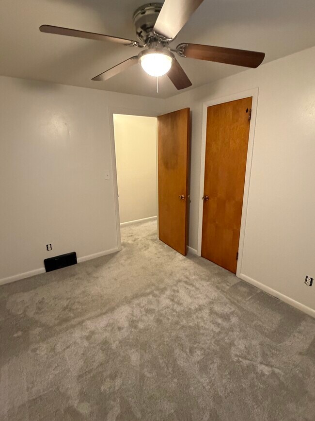 Building Photo - 152 Clover Ridge Dr