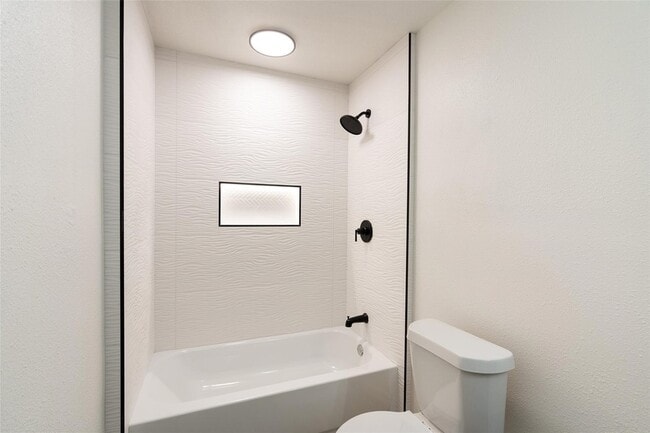 Building Photo - 13155 Pebblewalk Cir S