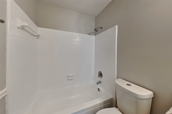 Building Photo - 18138 Garden Manor Dr
