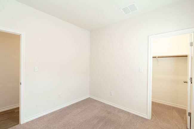 Building Photo - 838 Pepperbark Loop