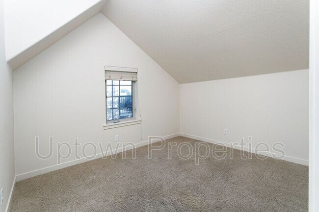 Building Photo - 7894 NE Miriam Way