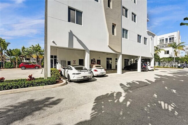 Building Photo - 110 SE 2nd St