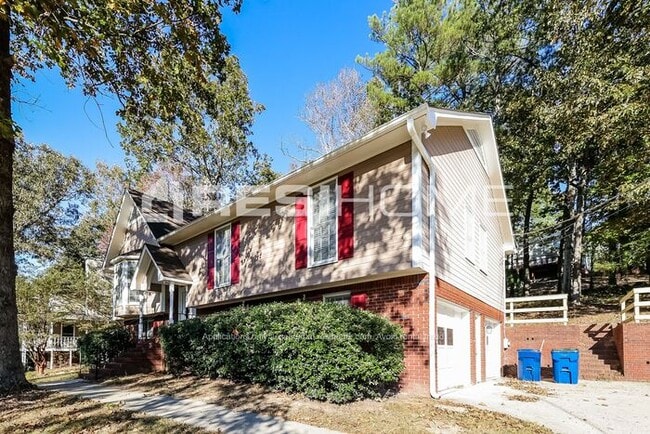 Building Photo - 1028 Independence Ct