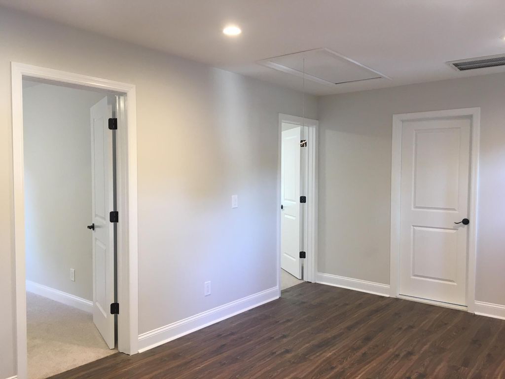 Living - 14 Hickory St