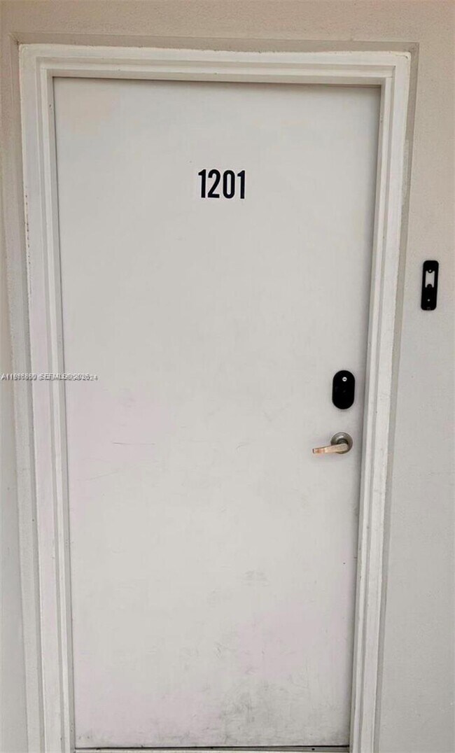 Building Photo - 2561 NE 193rd St