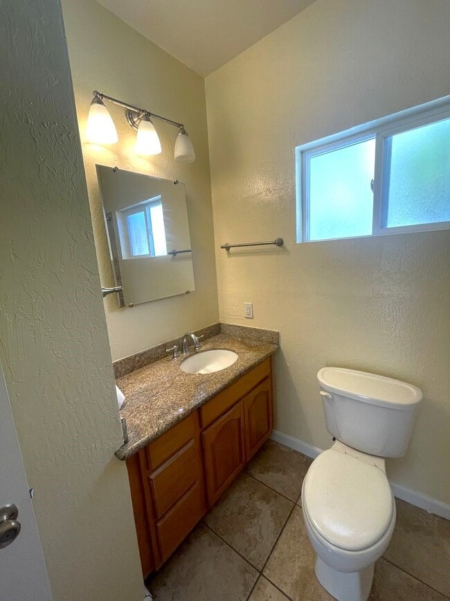 Building Photo - ~Berkeley School District~ Single Family Home - Huge Backyard!