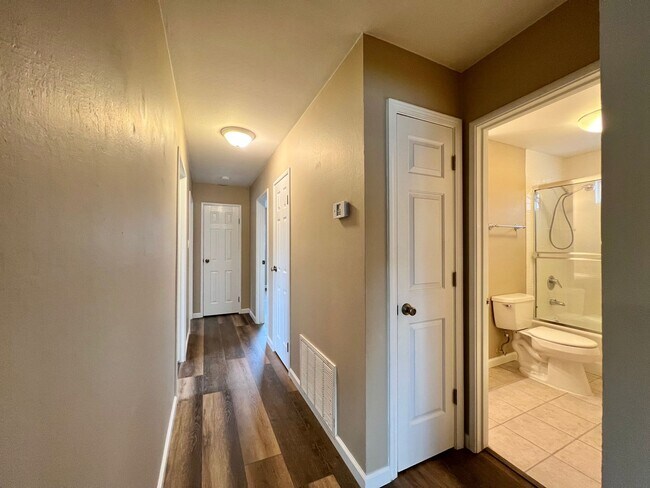 Building Photo - TENTATIVELY RENTED 3 Bedroom 2 Bathroom Na...