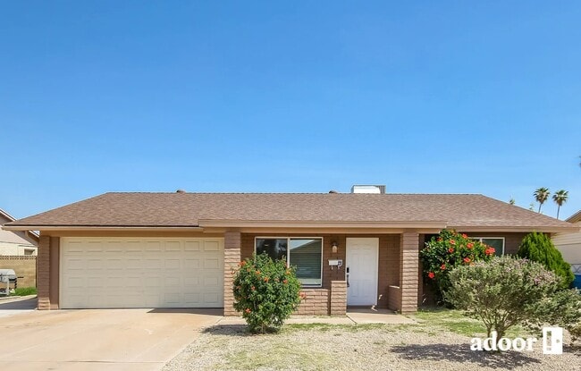 Primary Photo - 4112 W Gardenia Dr