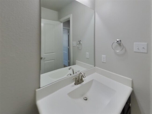 Building Photo - 1913 Colony Glen Ln