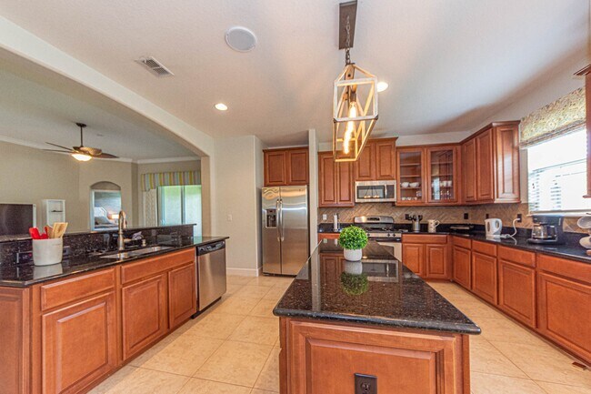 Building Photo - 4250 Diamond Square