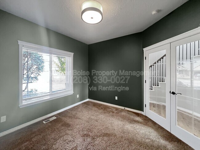 Building Photo - 345 E Kite Dr