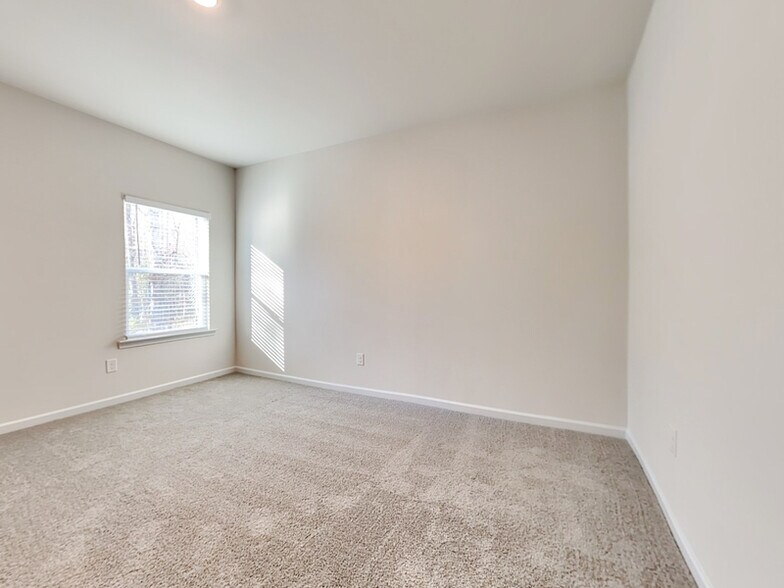 Building Photo - 332 Oliver Dr