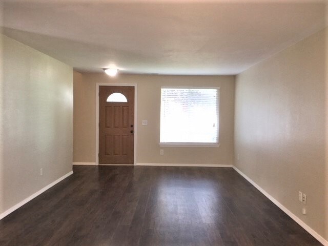 Building Photo - 20005 12th Ave E