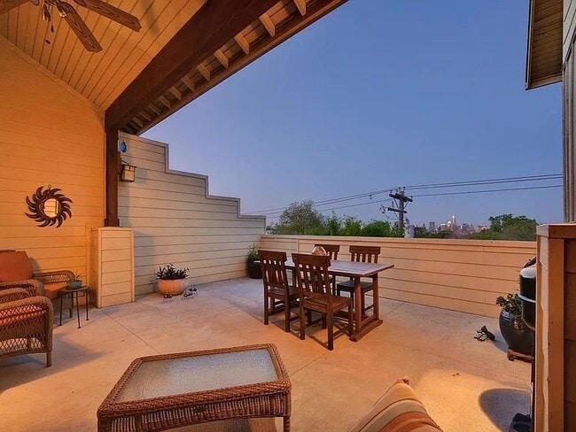 Building Photo - 2520 Bluebonnet Ln