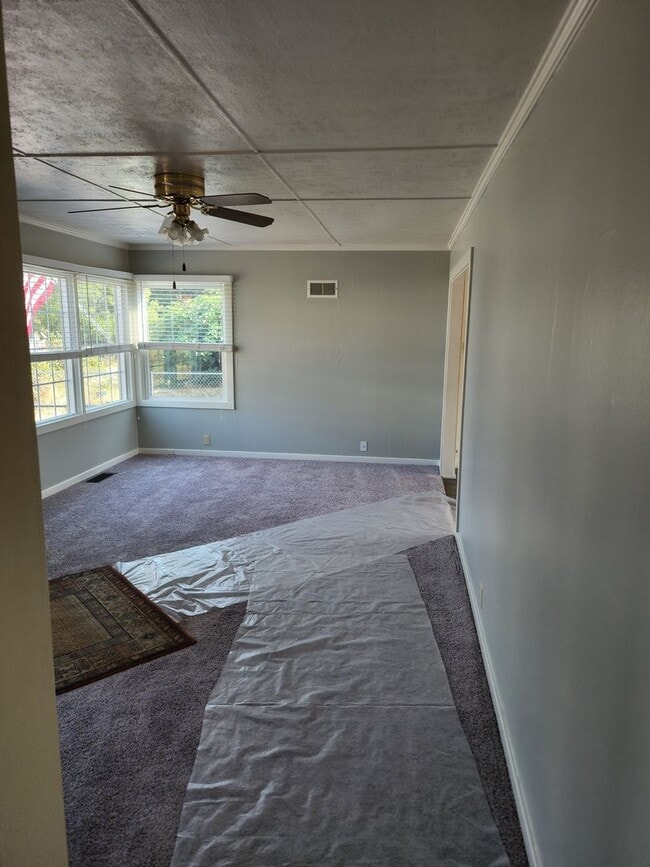 Building Photo - Cute 2-bedroom Bungalow home