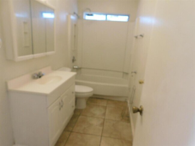 Building Photo - 2206 Laurel Land Ln