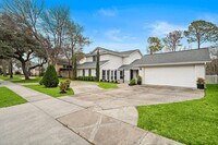 Building Photo - 7810 Antoine Dr