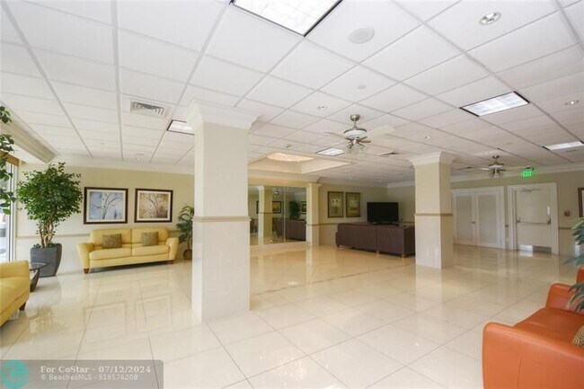 Building Photo - 1012 N Ocean Blvd