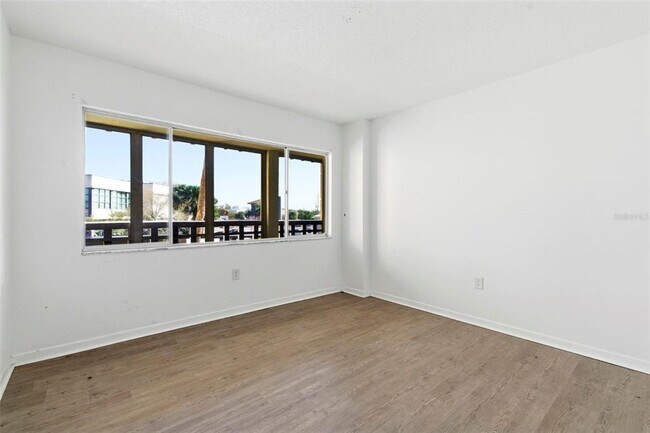 Building Photo - 8950 Park Blvd