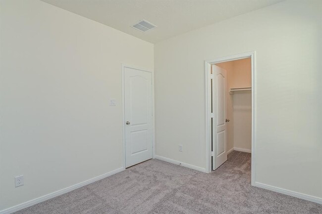 Building Photo - 27638 Mesabe Dr