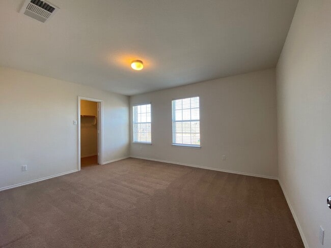 Building Photo - Need space? Huge 2 story home in Trimmier Estates!