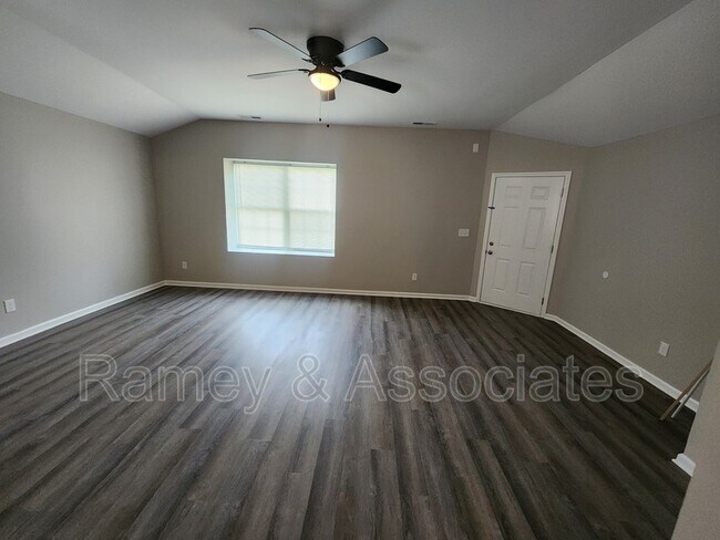 Building Photo - 515 S 20th St