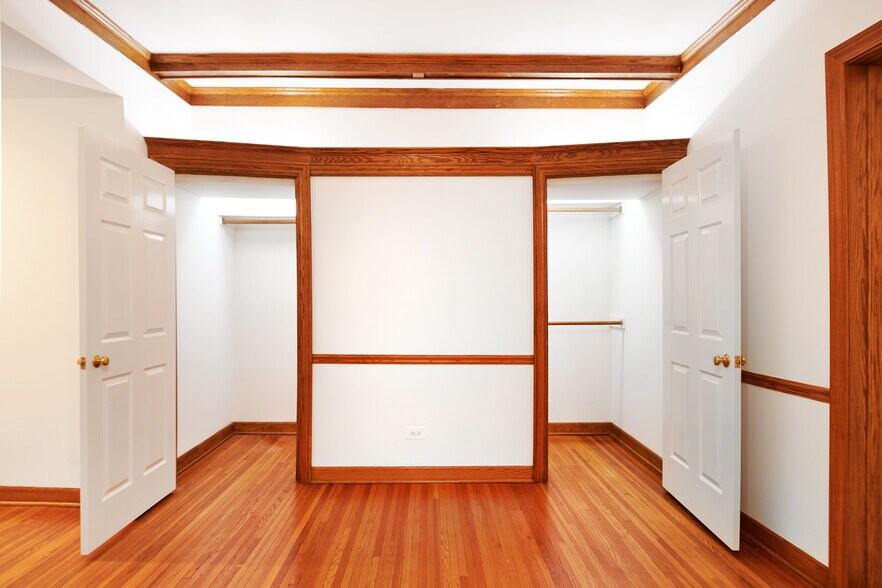 Dining Room Custom Built Storage - 5610 N Kenmore Ave