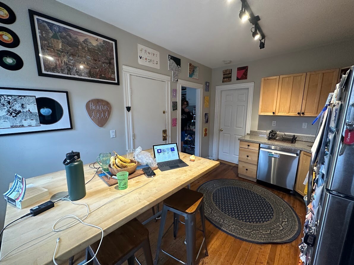 Building Photo - 28 Medford St