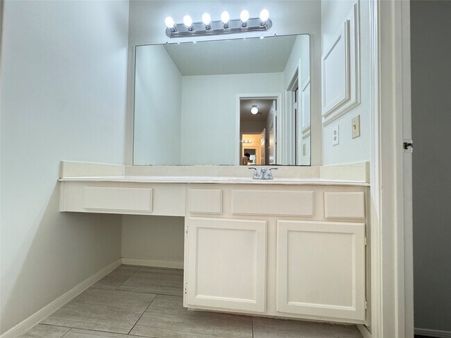 Building Photo - 16315 Cobble Springs Ct