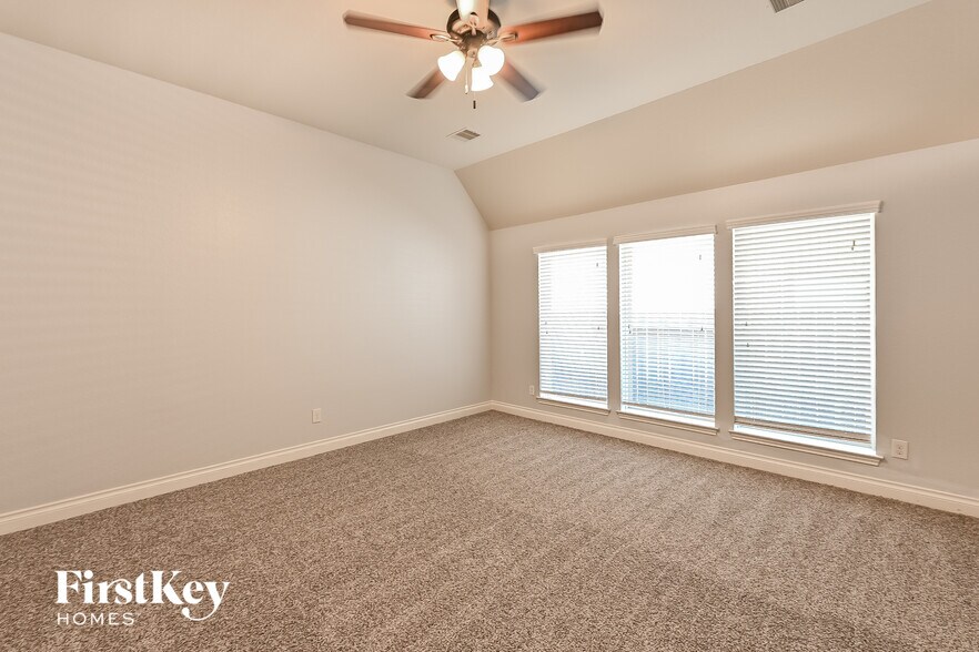 Building Photo - 18631 Minden Oaks Dr