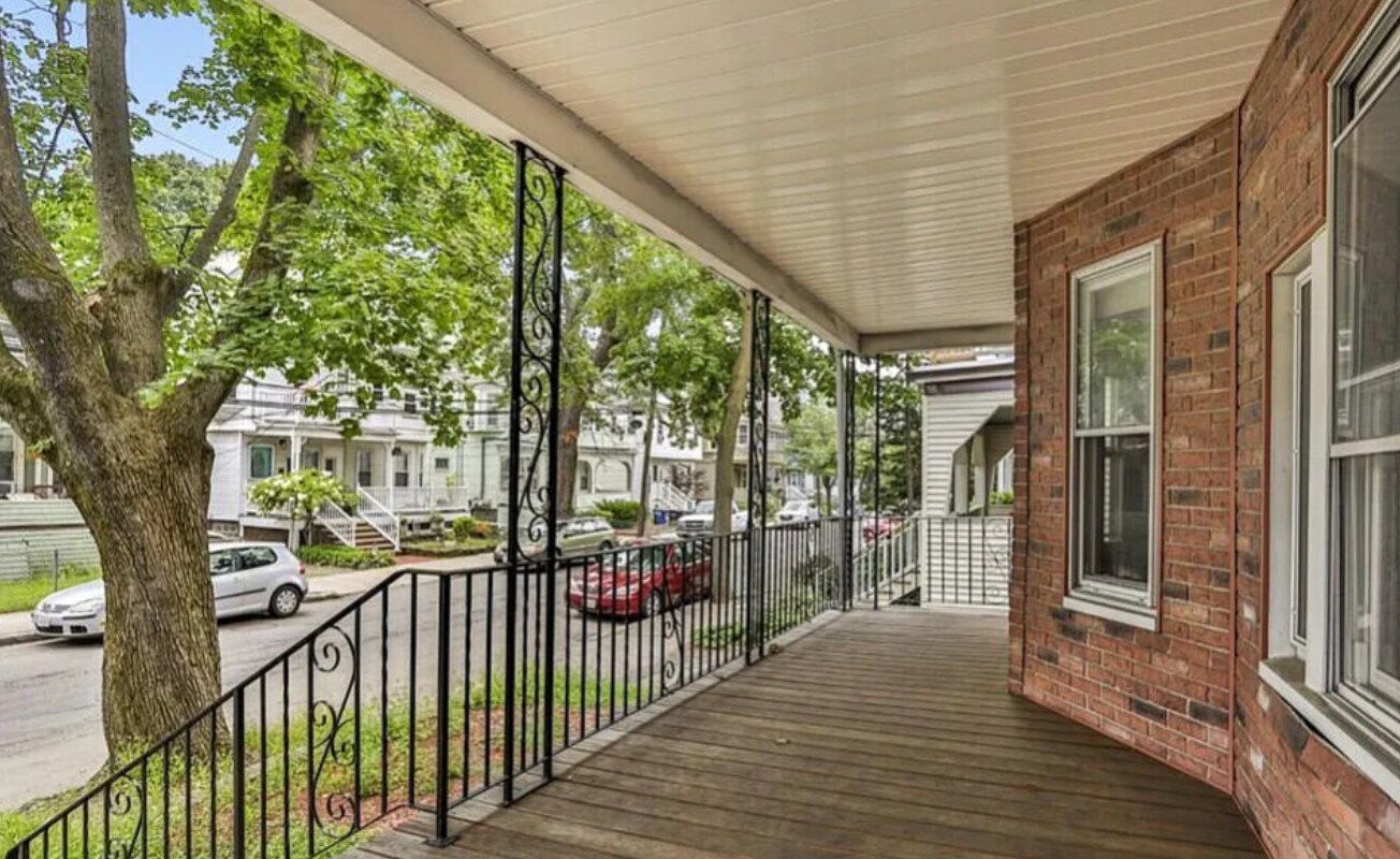 Building Photo - 46 Paulina St