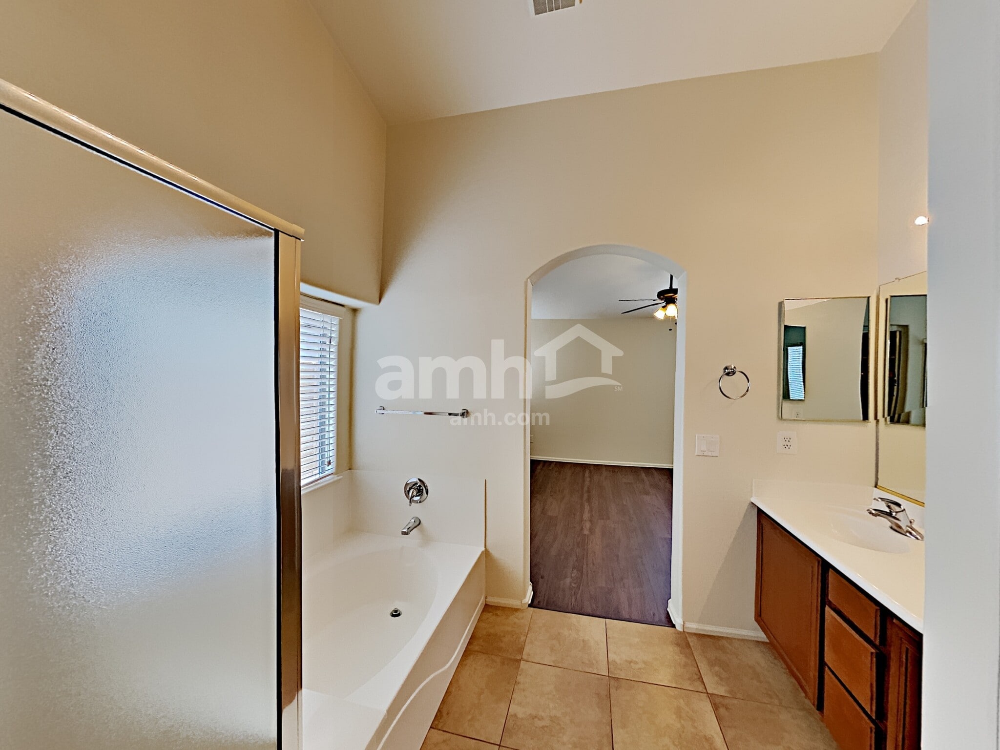 Building Photo - 17568 W Voltaire St