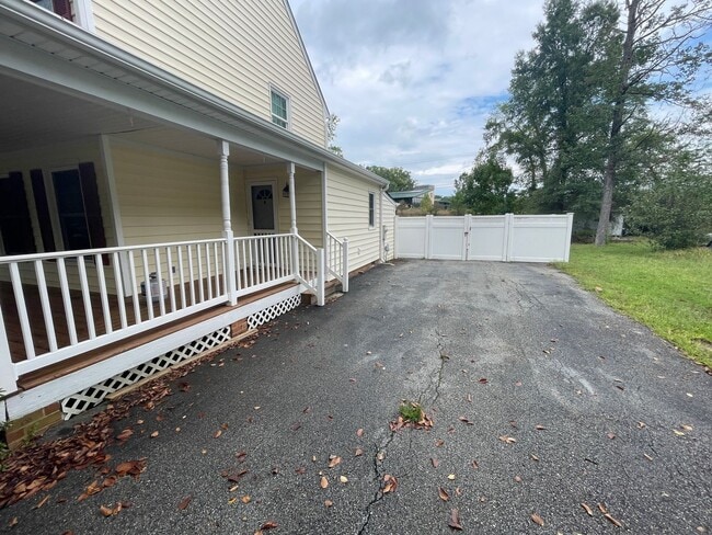 Building Photo - Gayton Green 4 Bedroom  2.5 Bath Home