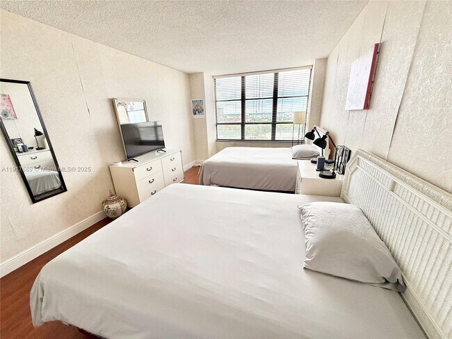 Building Photo - 600 Three Islands Boulevard