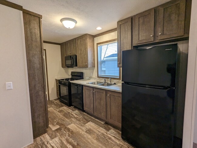 Building Photo - 368 Utah Ct