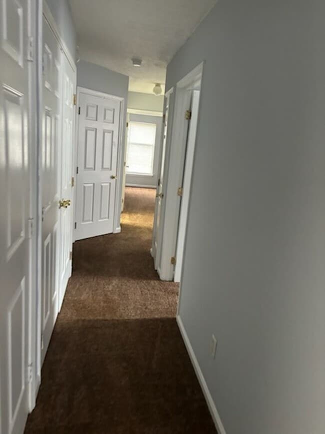 Building Photo - RH - 2512