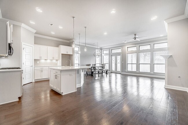 Building Photo - Craftsman Style Home in Bentonville!