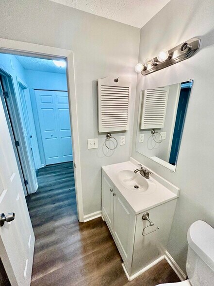 Building Photo - 1373 Mill Lake Cir