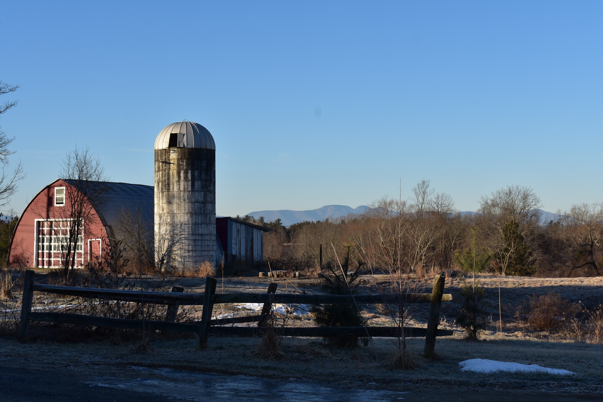Arched Barn and Silo - 388 Eichybush Rd