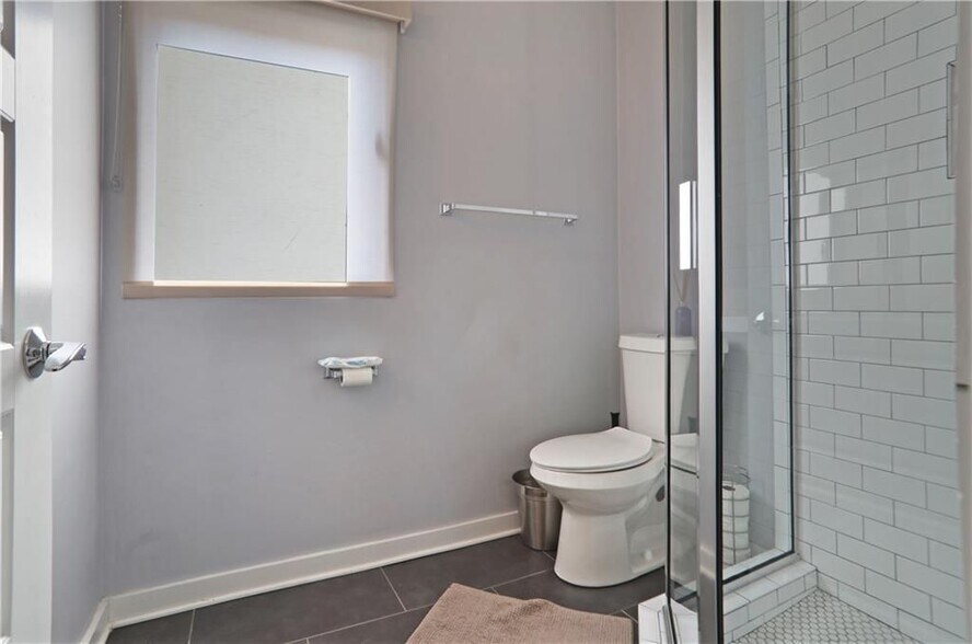 Building Photo - 472 Martin St SE