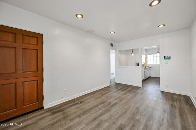 Building Photo - 2711 N 7th St
