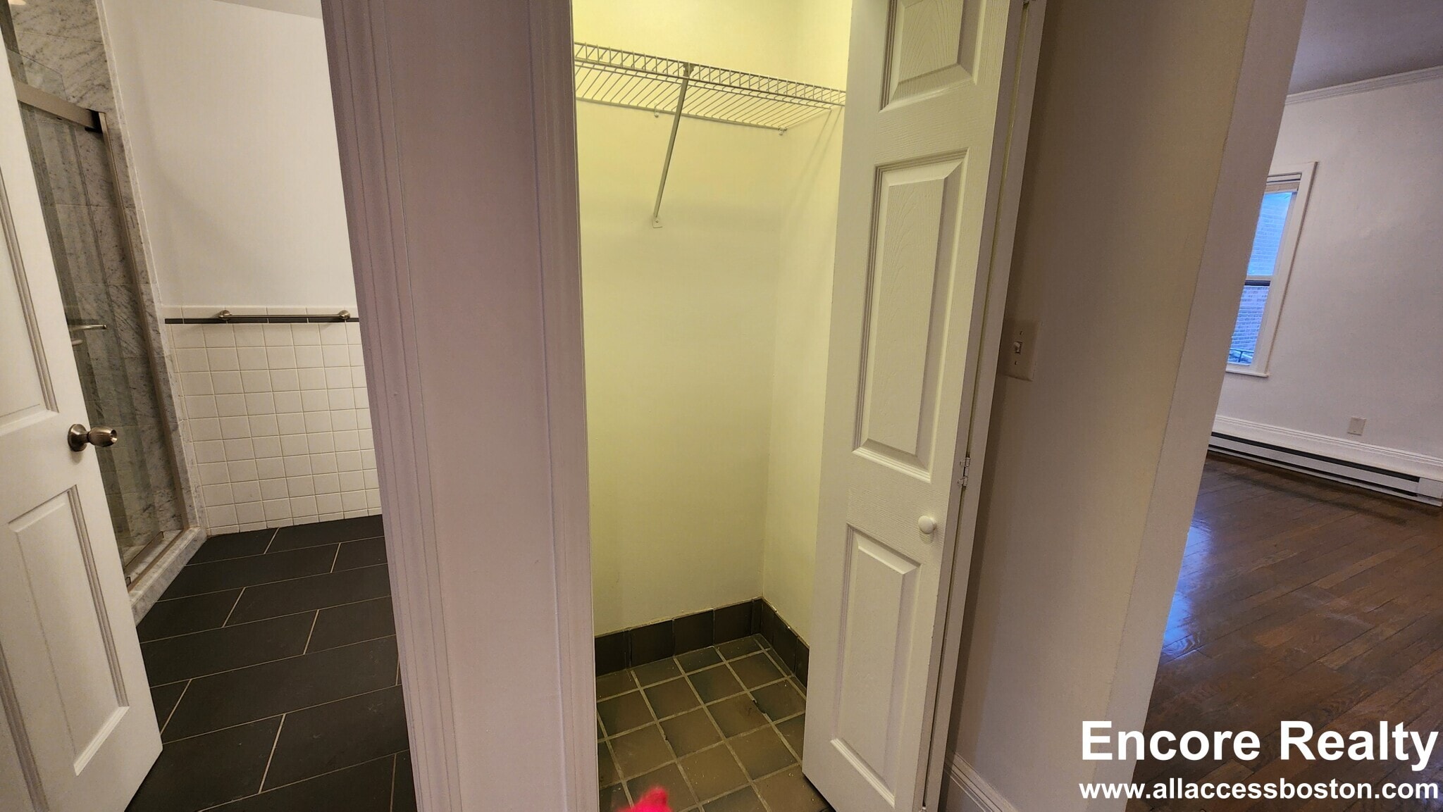 Building Photo - 1404 Beacon St