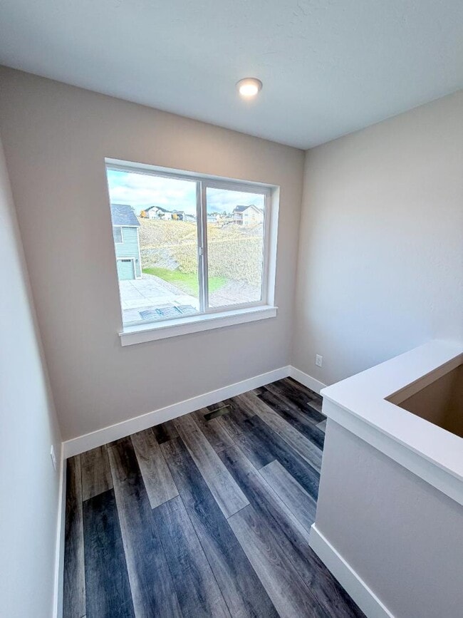 Building Photo - 7212 Shaver Dr