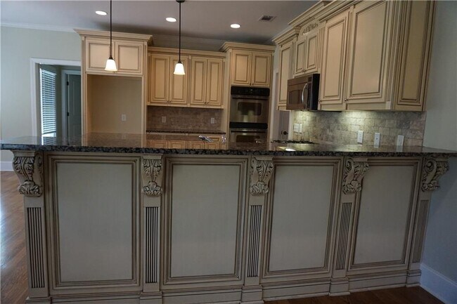 Building Photo - 2597 Stone Manor Dr NE